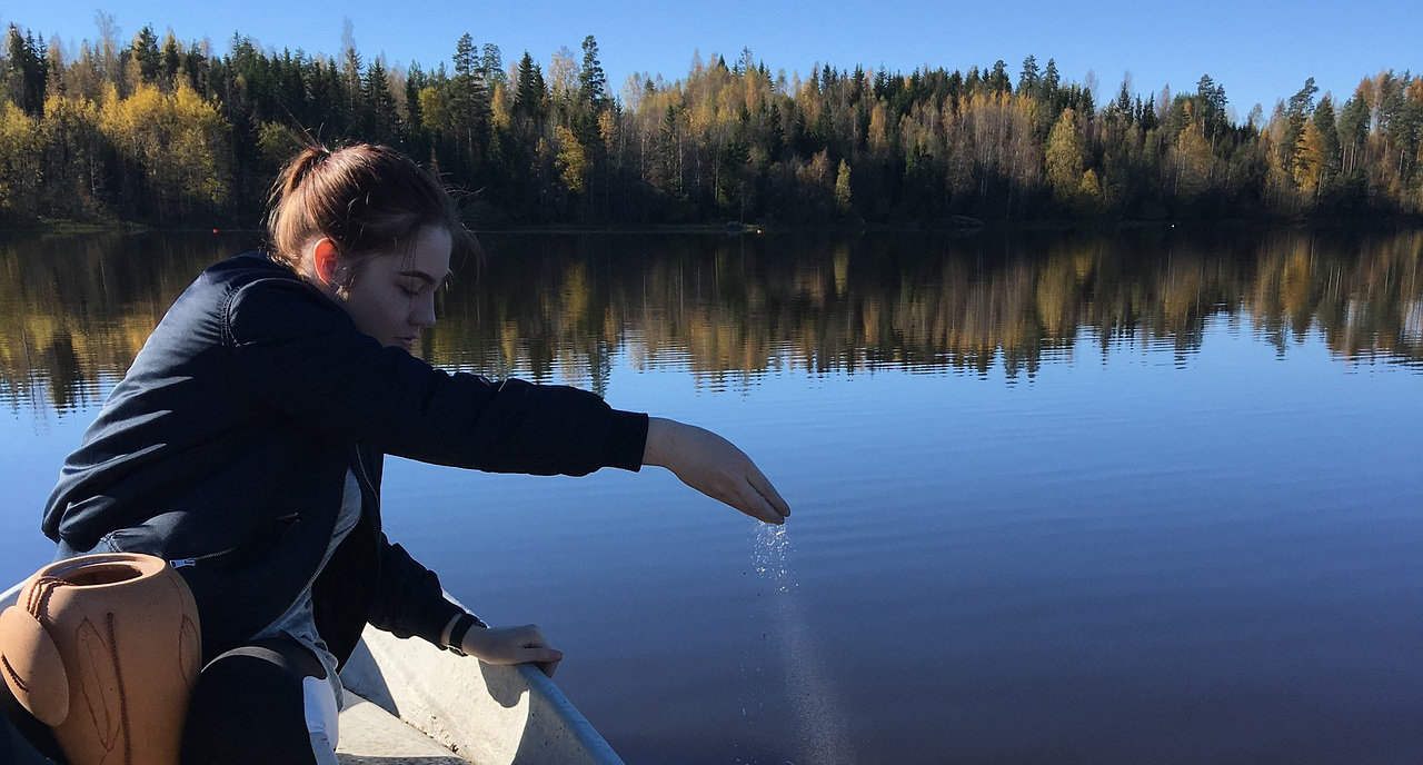 ¿Es Legal Esparcir Cenizas en Cualquier Lugar? Normativas y Consejos